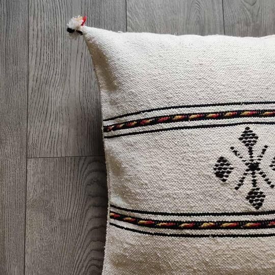 White Moroccan Berber cushion in cotton