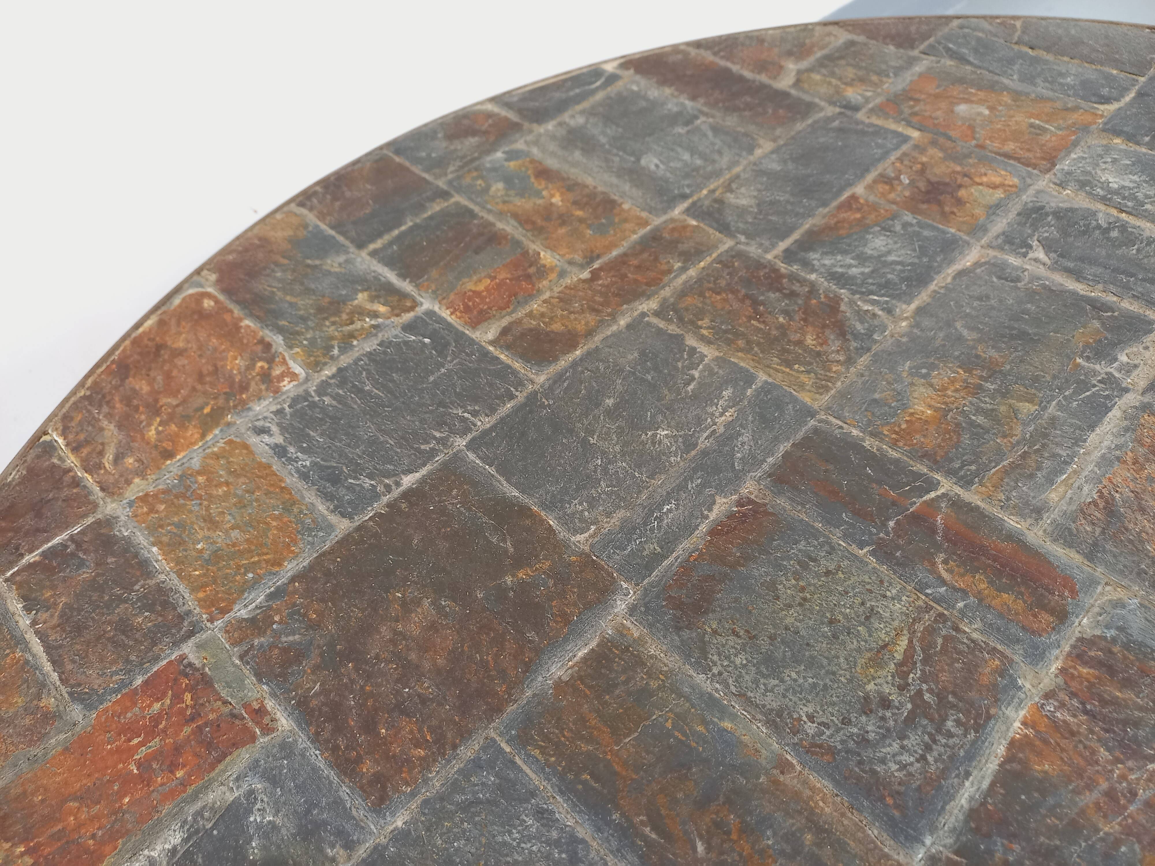 Vintage brutalist round coffee table in metal and slate from the 70s