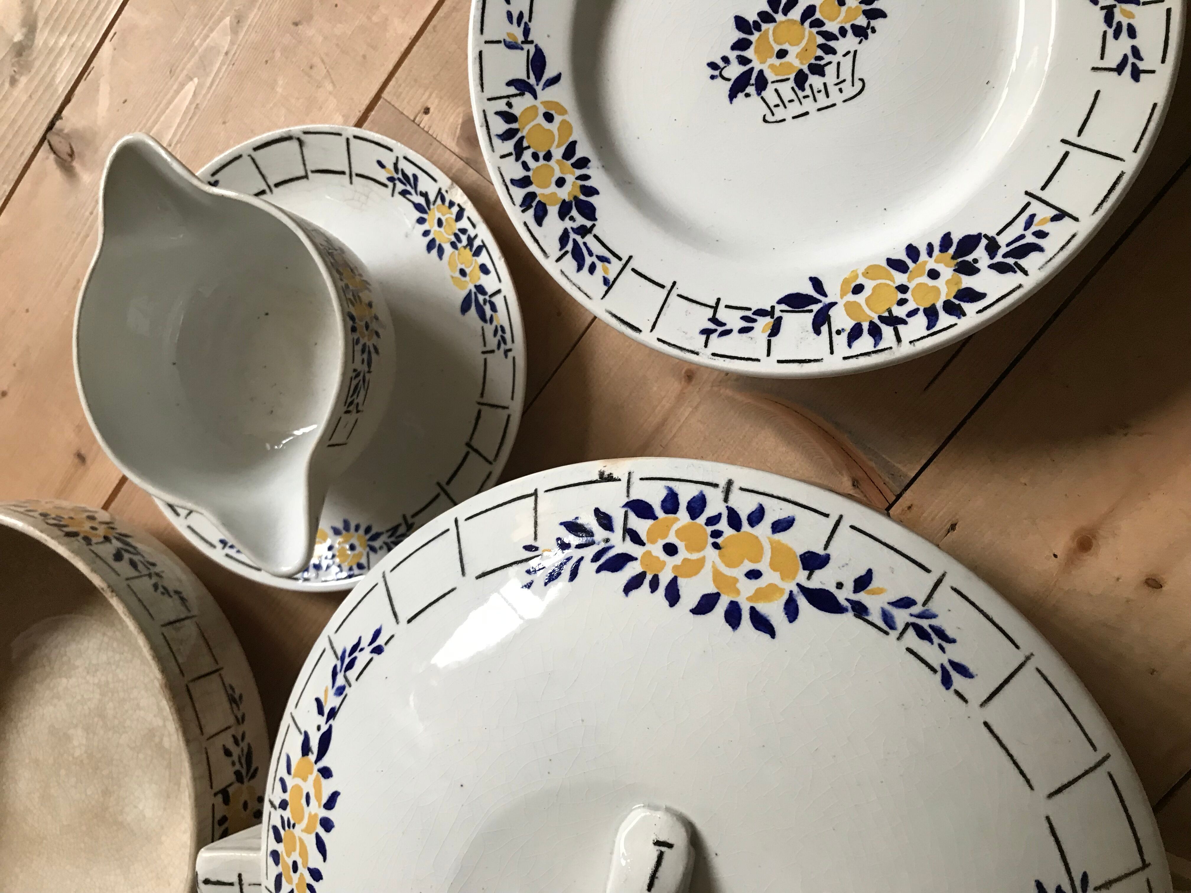 Product BHV Lot of dishes and soup Gien early 20th century