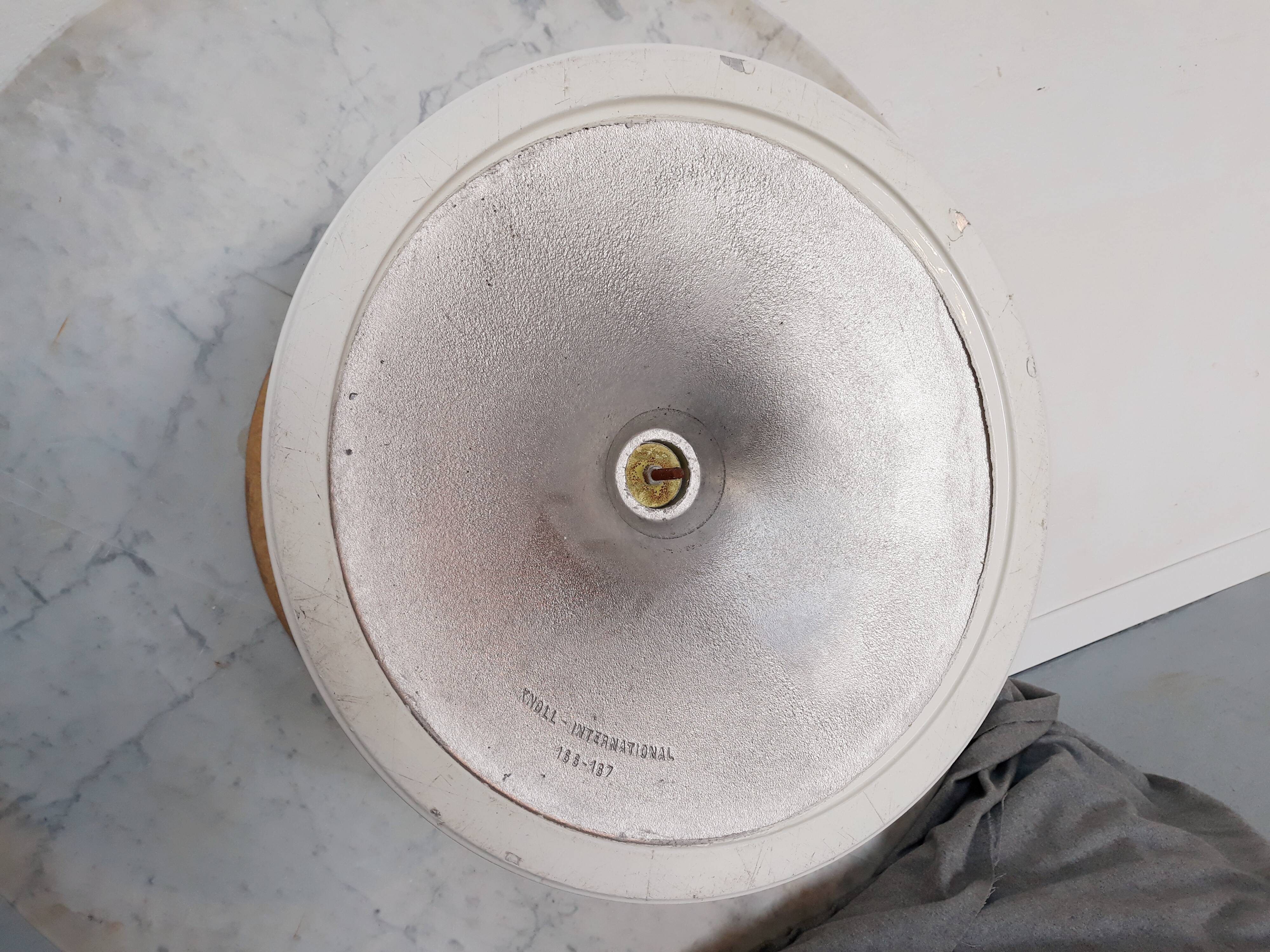 Tulip coffee table by Eero Saarinen for Knoll International