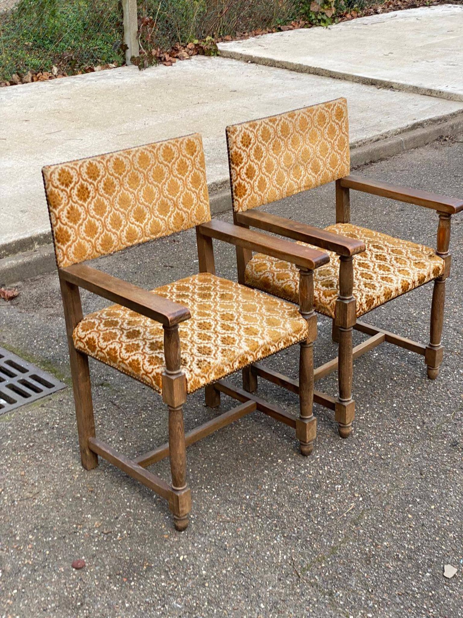 2 Henri II armchairs in solid wood and yellow-beige velvet.