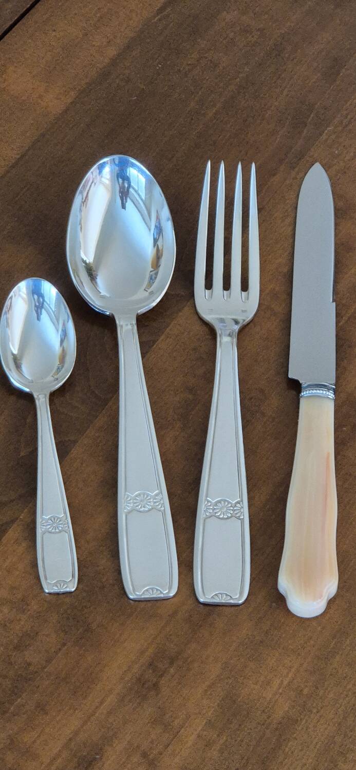 Silver-plated cutlery set