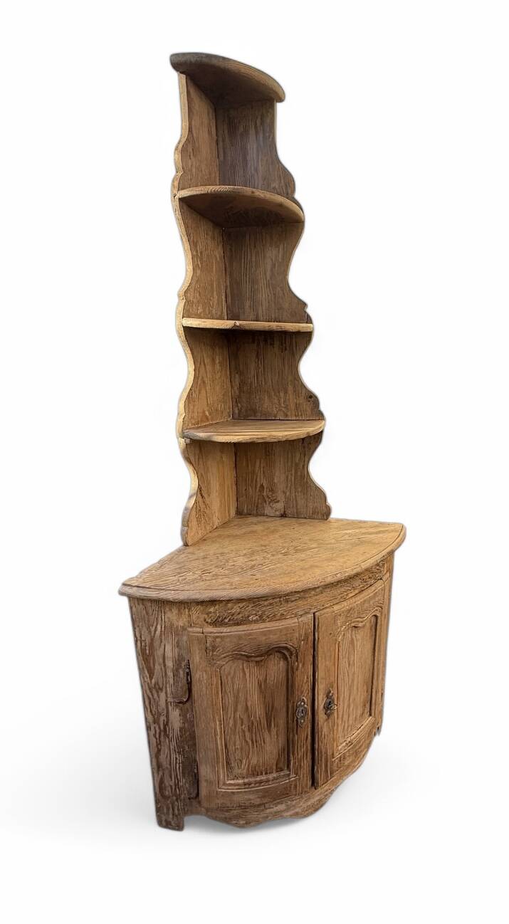 19th-century patinated pine corner buffet from England with shelves.