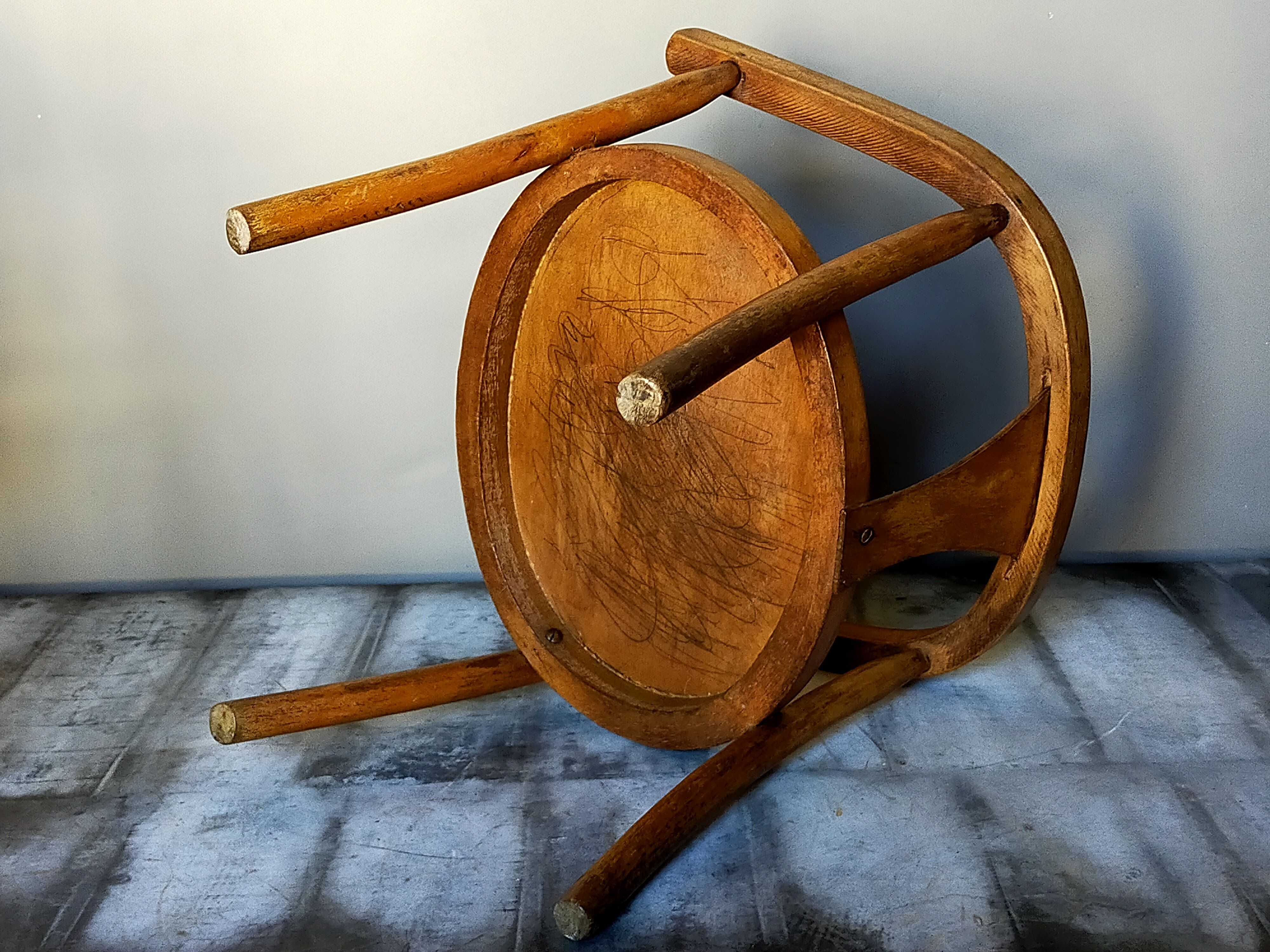 Children's chair in curved wood early 20th century