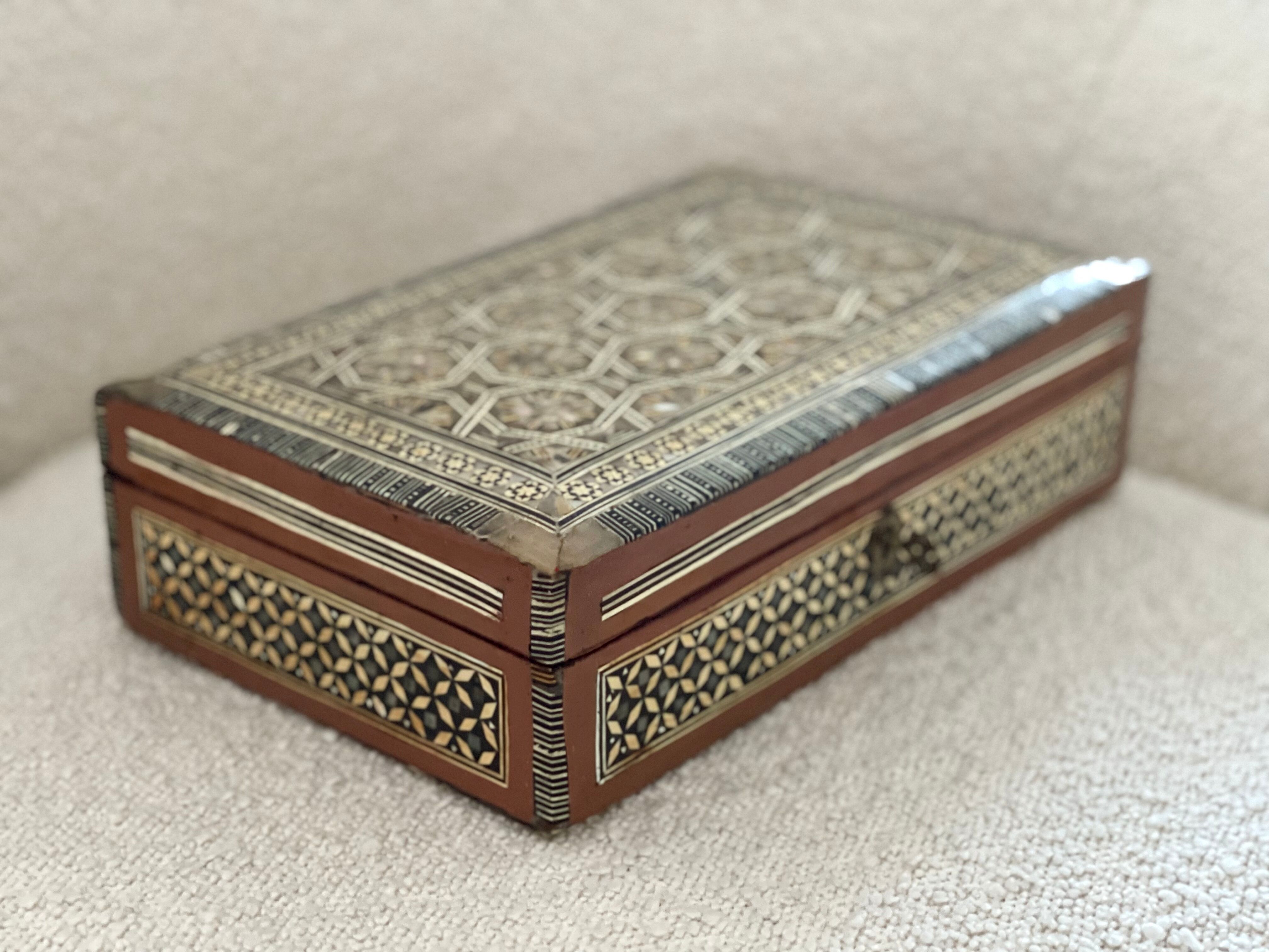 Boîte à bijoux bois et nacre