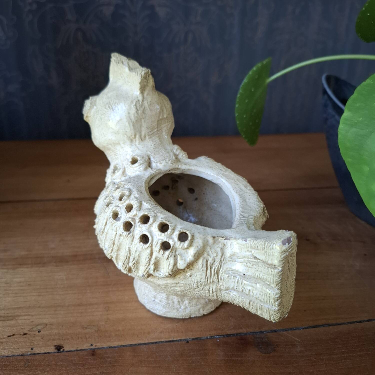 Zoomorphic ceramic flower vase