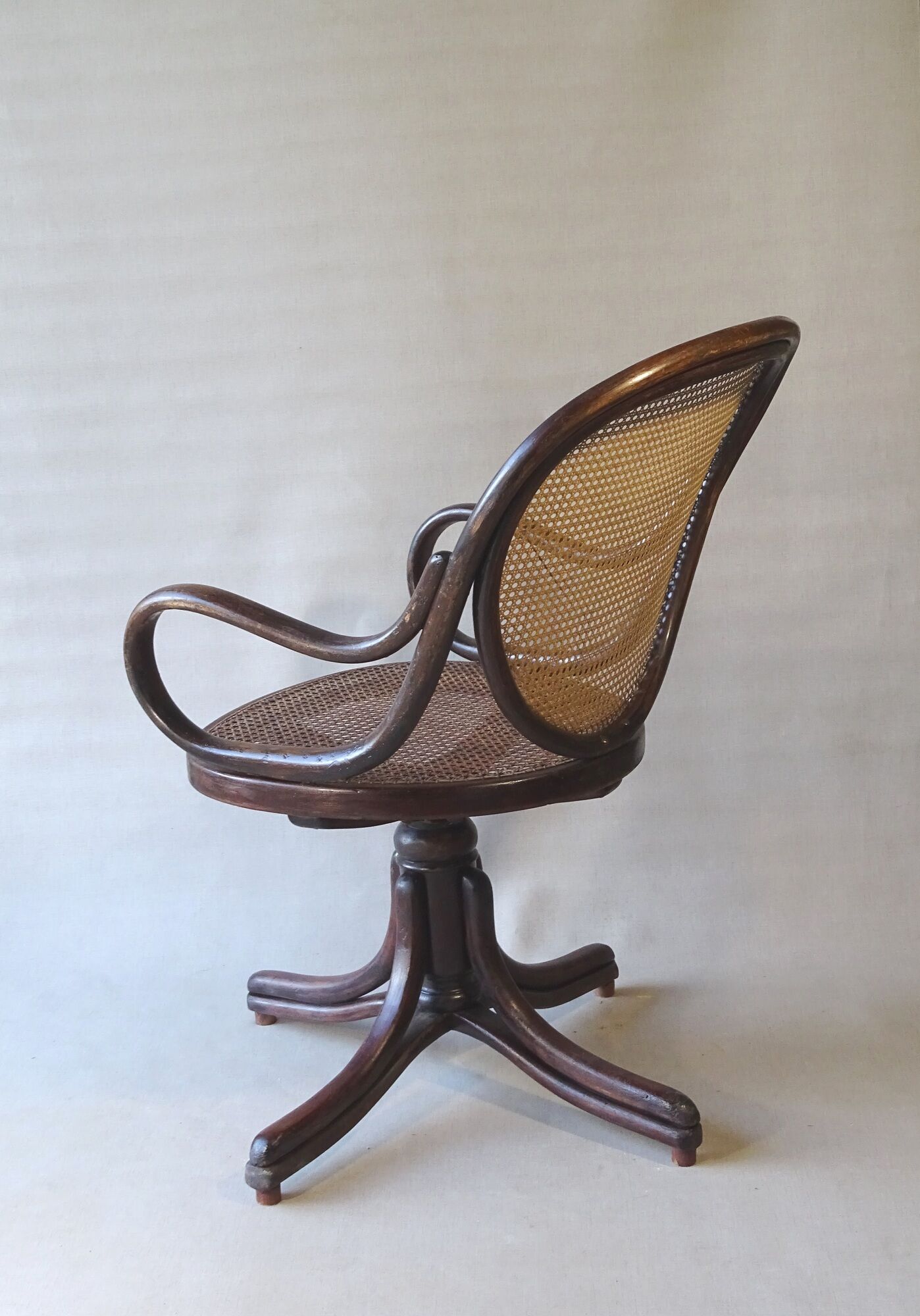 Armchair Curved wood THONET screw N° 1 , 1890 cannages