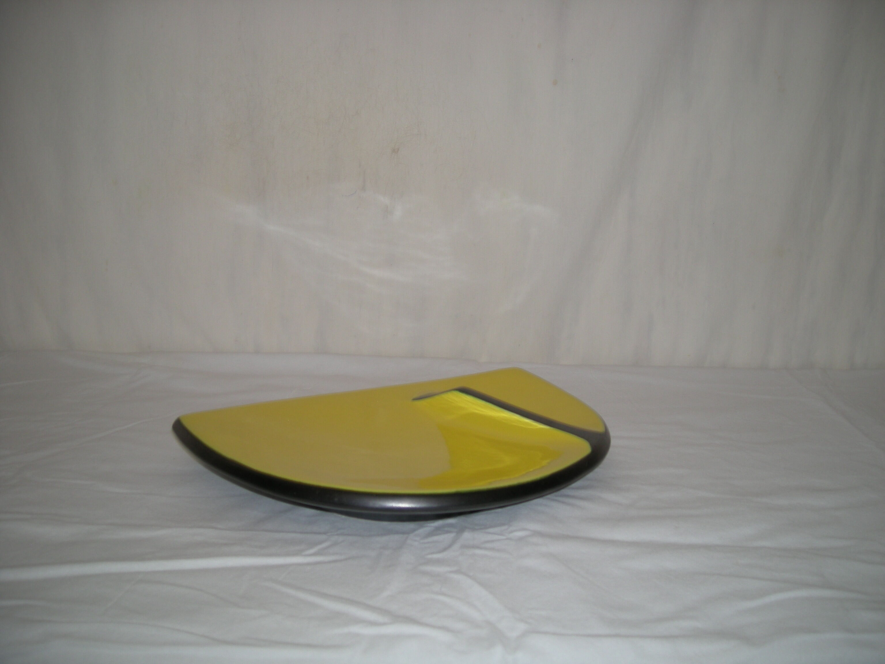 Plat en céramique années 50