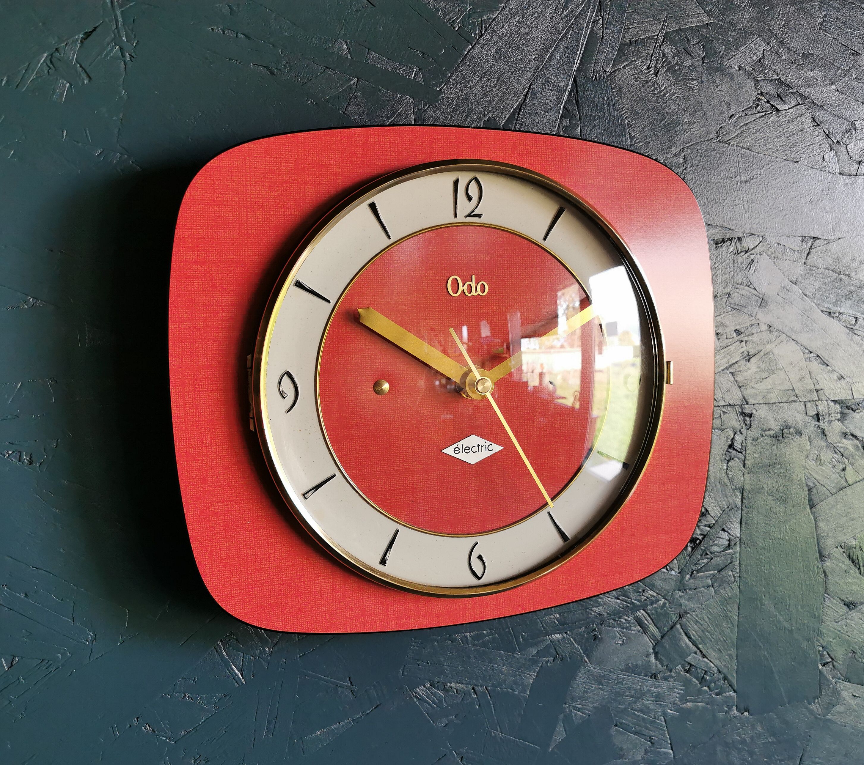 Vintage formica clock rectangular silent wall clock "Odo red"
