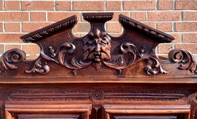 Cabinet louis XIII in walnut 19th era
