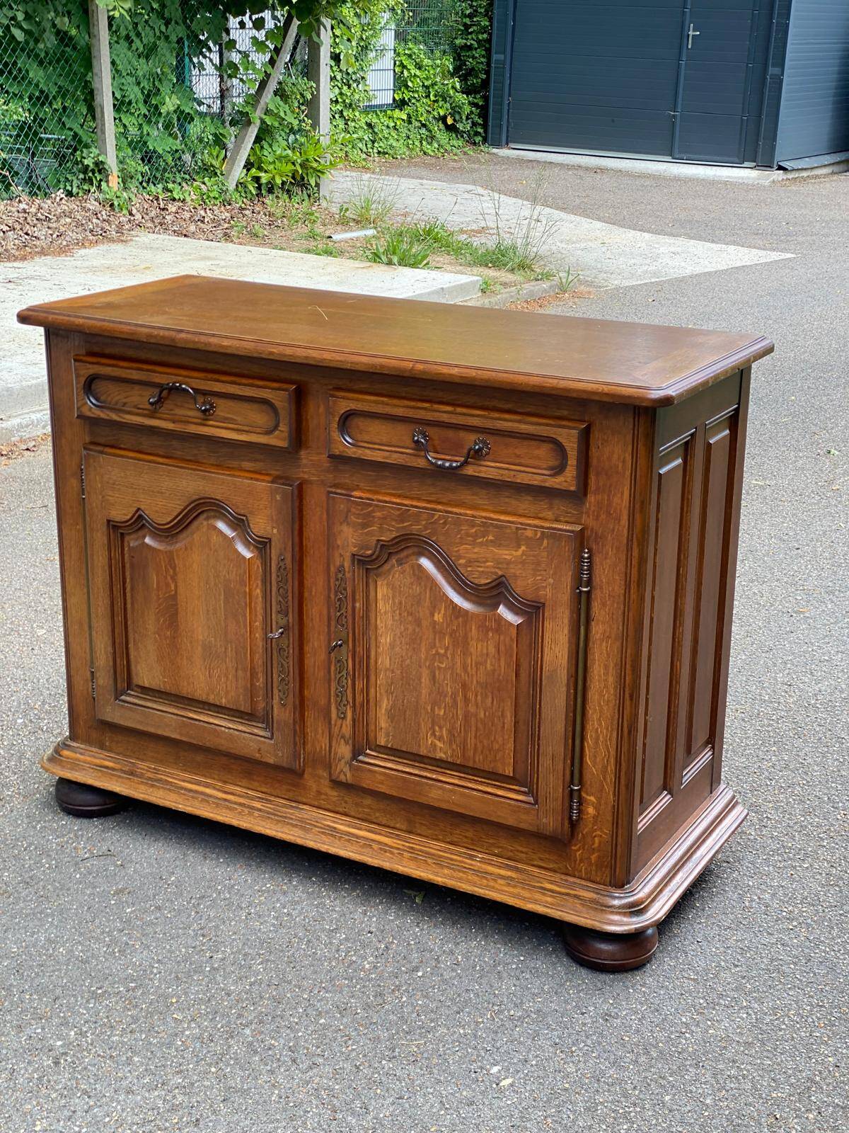 English solid wood sideboard 2 drawers 2 doors