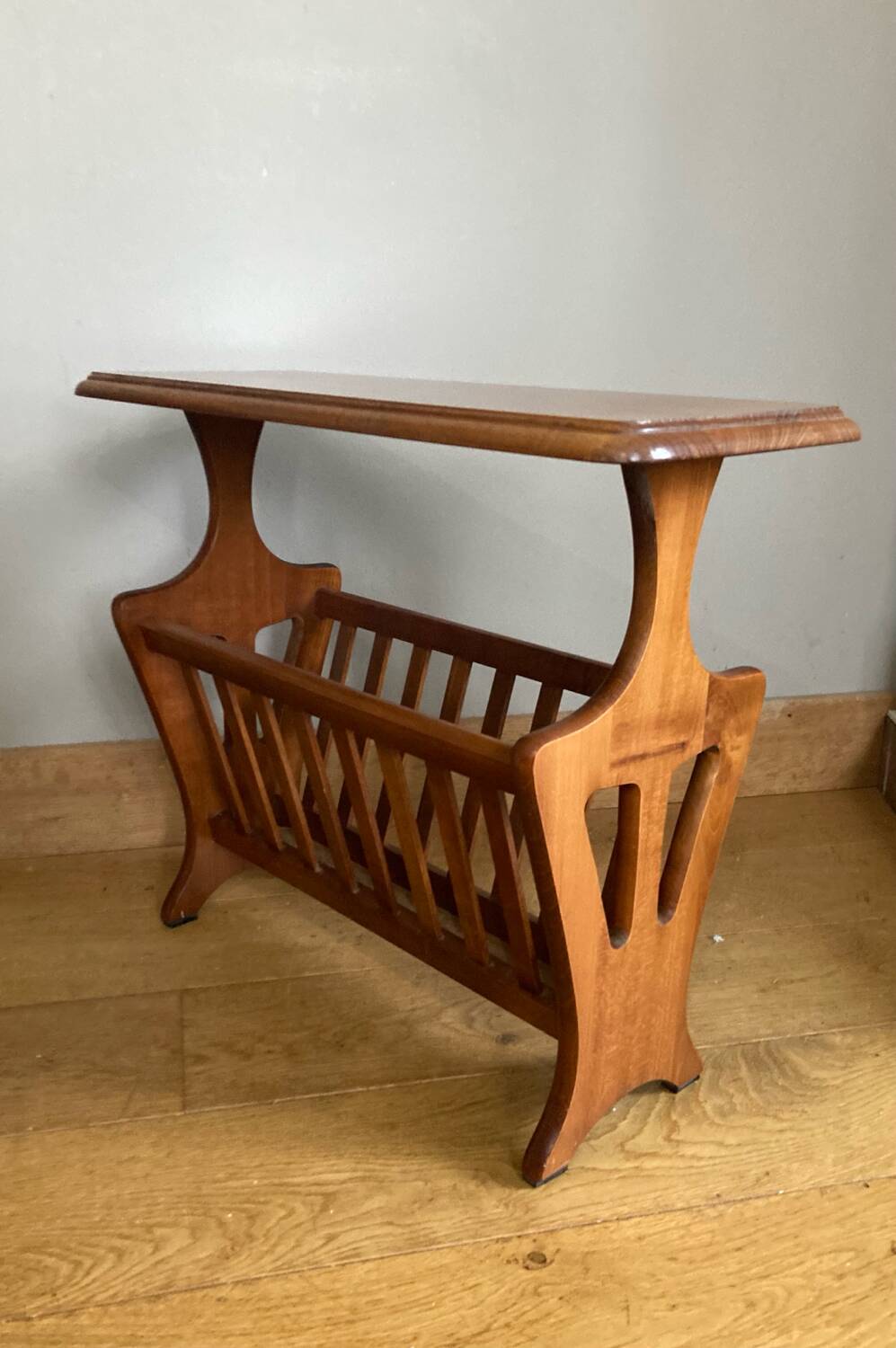 Vintage magazine rack with shelf, Solid cherry wood side table from the 1990s