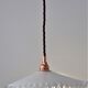 Suspension opaline festonnée blanche, douille E14 en cuivre et rosace coupole