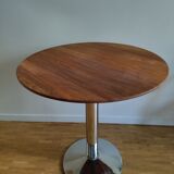Bistro table, central leg