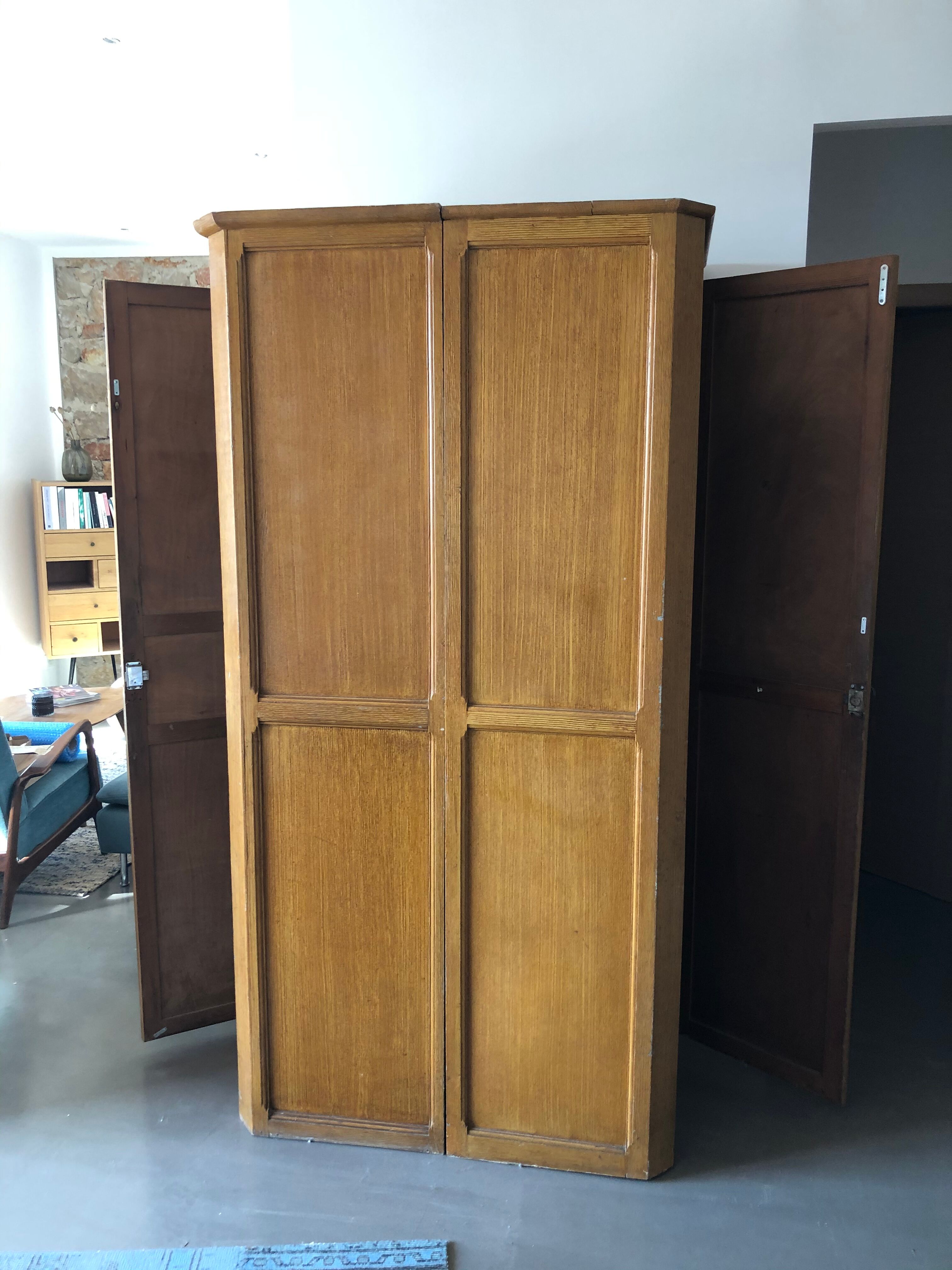 1950s boarding-angle closets