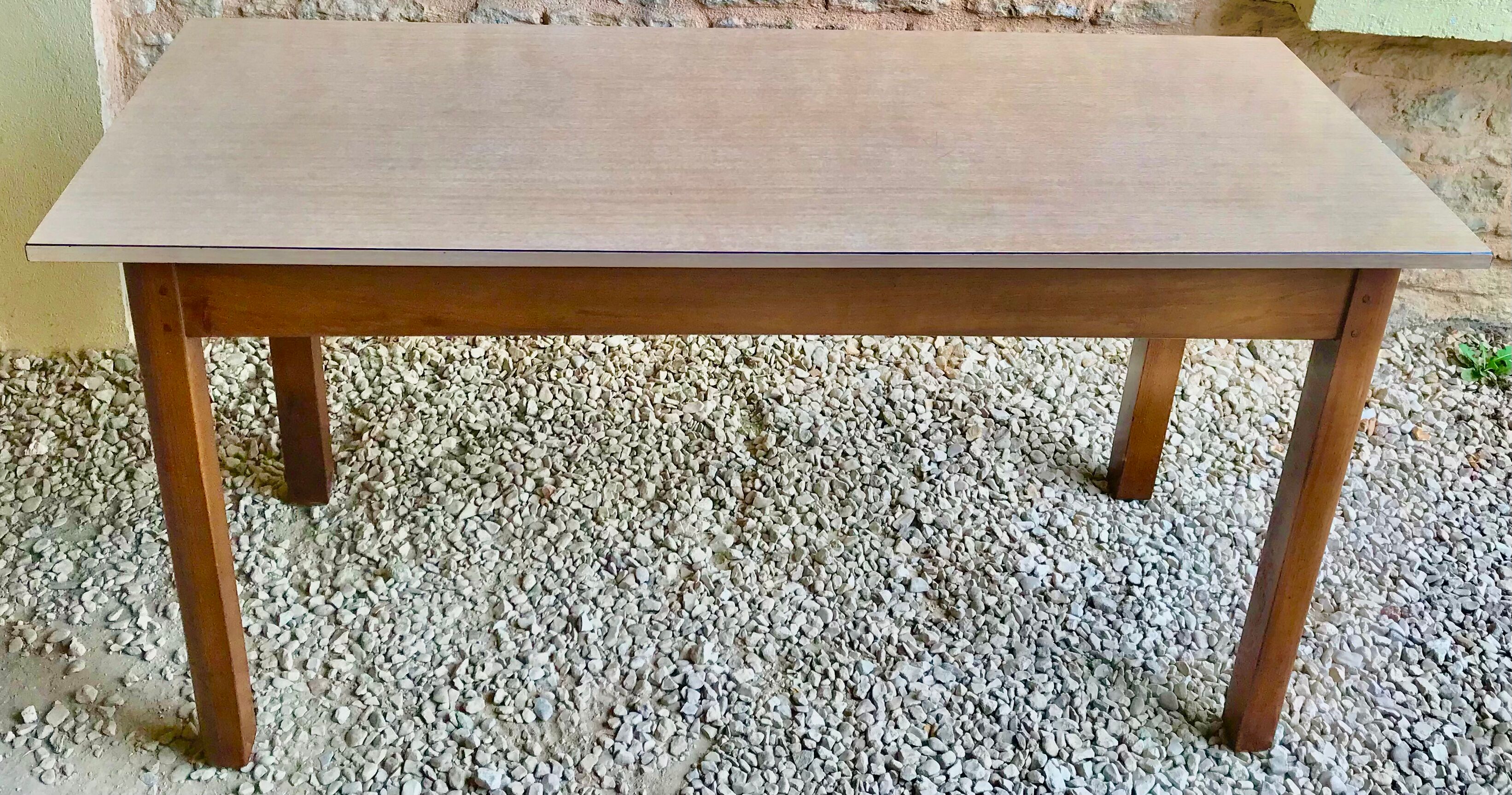 Vintage bistro table half-centuries wood and formica chiné