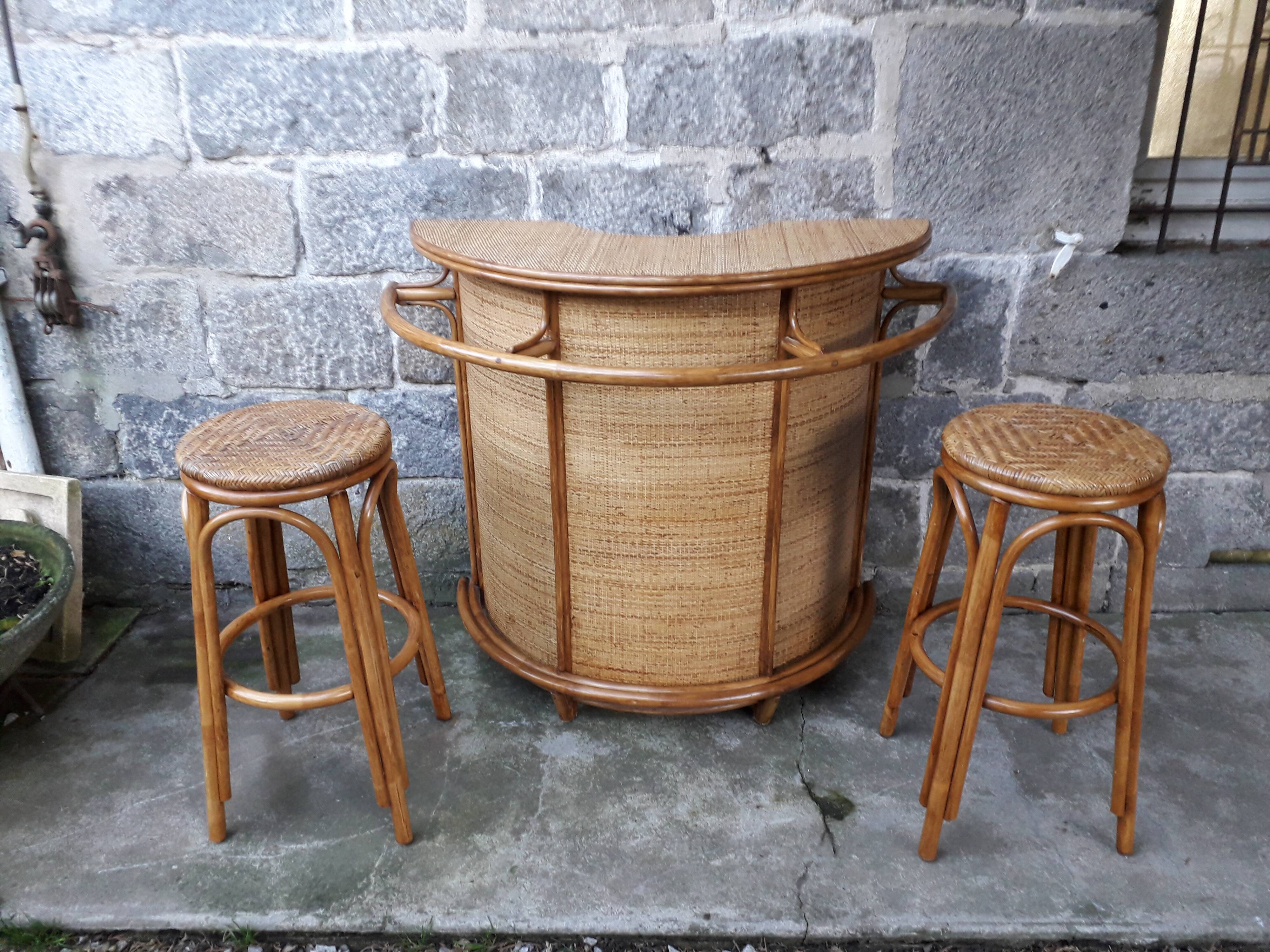 Bar en rotin vintage & ses tabourets