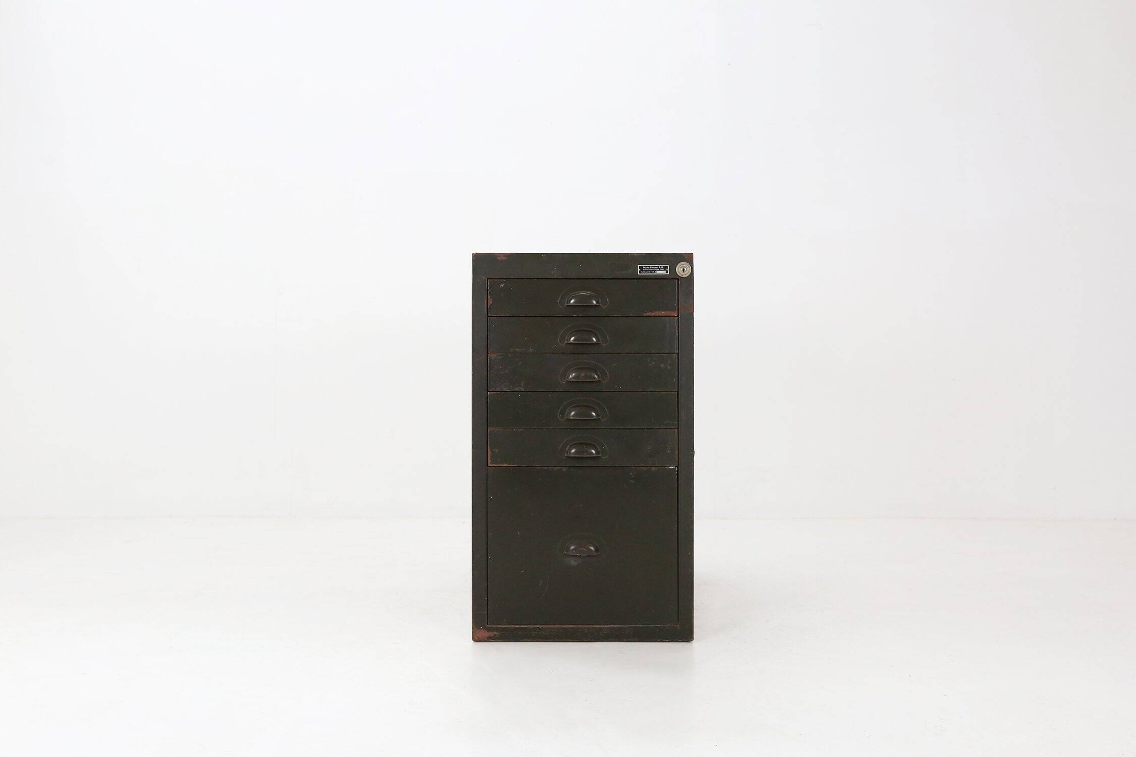 Classeur, commode militaire en métal vert, 1956