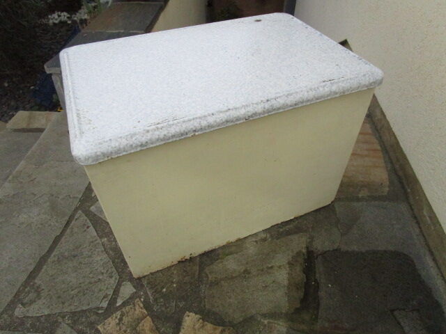 Old storage furniture in sheet metal and enamelled sheet metal