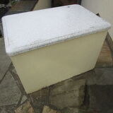 Old storage furniture in sheet metal and enamelled sheet metal