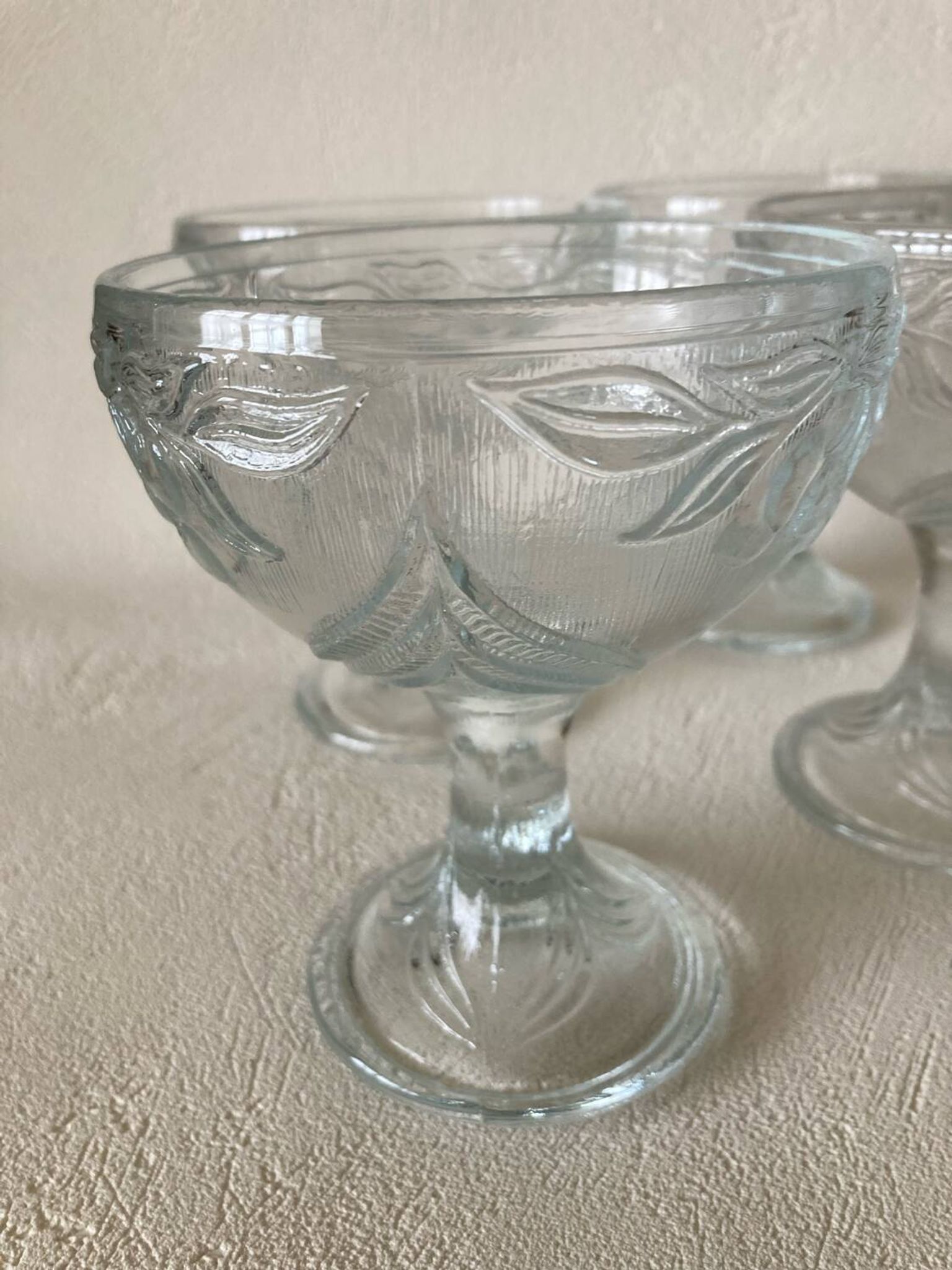 4 molded glass ice cream cups