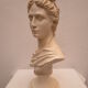 Buste de sujet antique sur socle