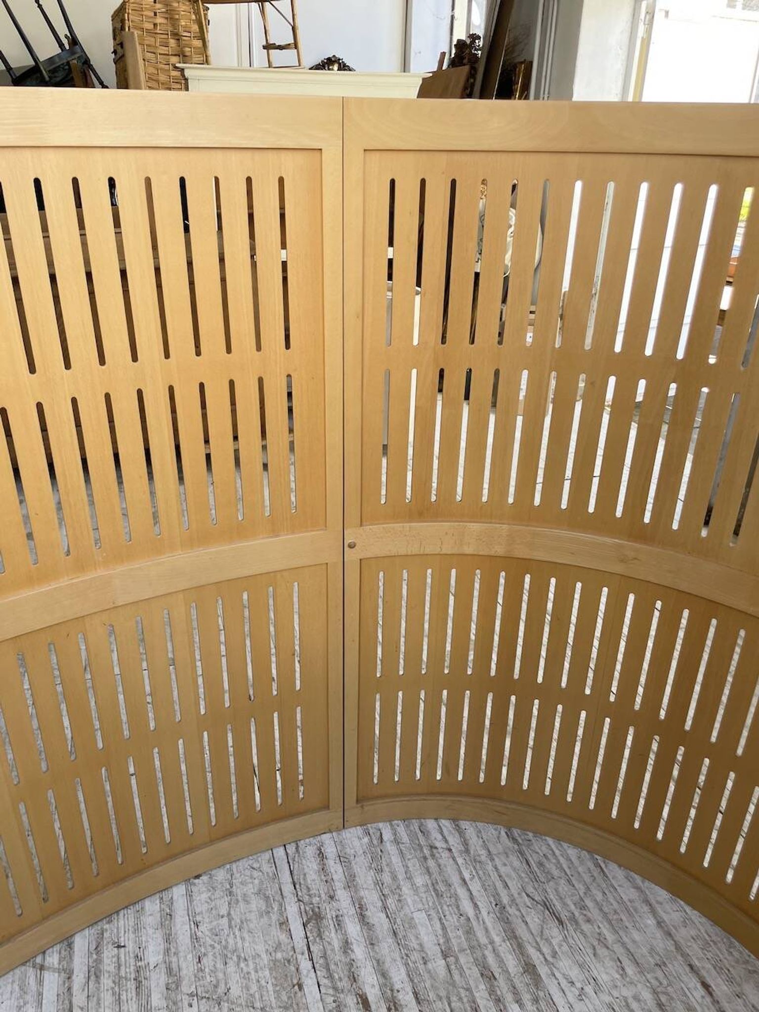 Large curved beech screen from the 80s