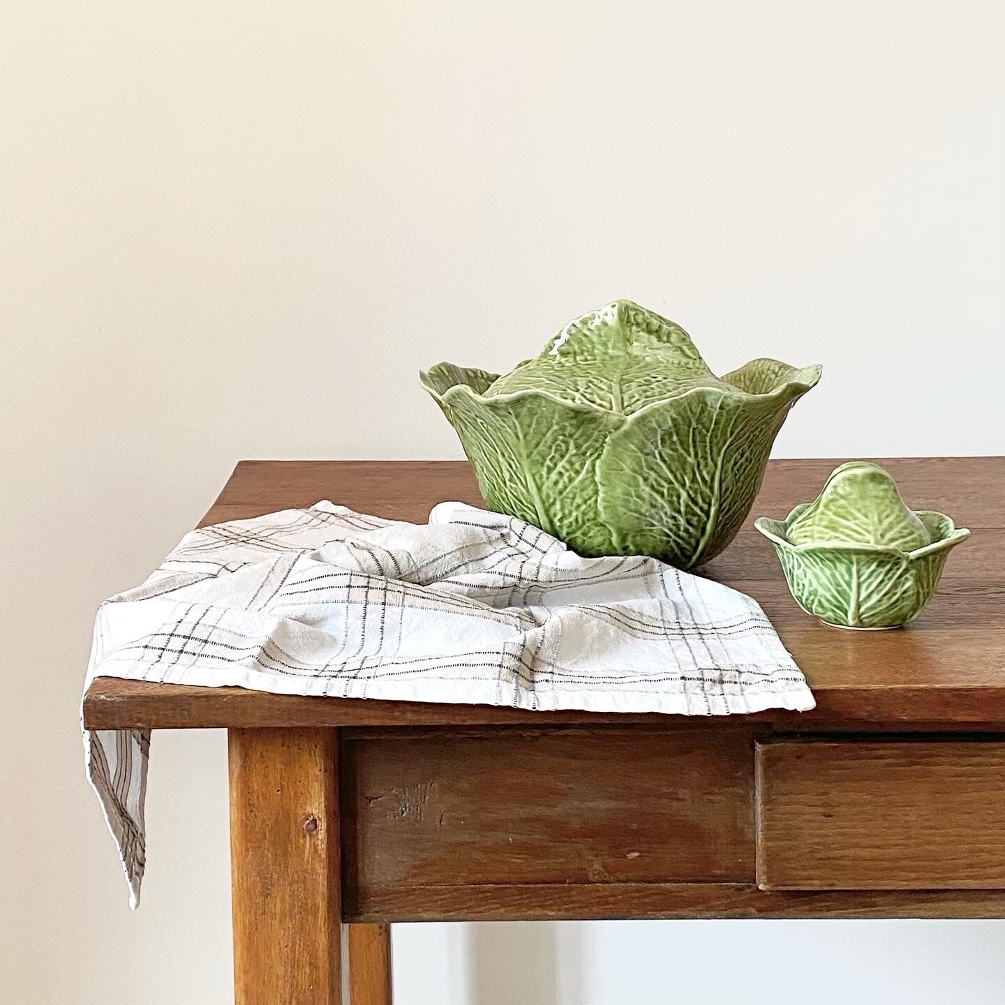 Tureen and mustard cabbage in Portuguese slurry