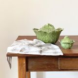 Tureen and mustard cabbage in Portuguese slurry