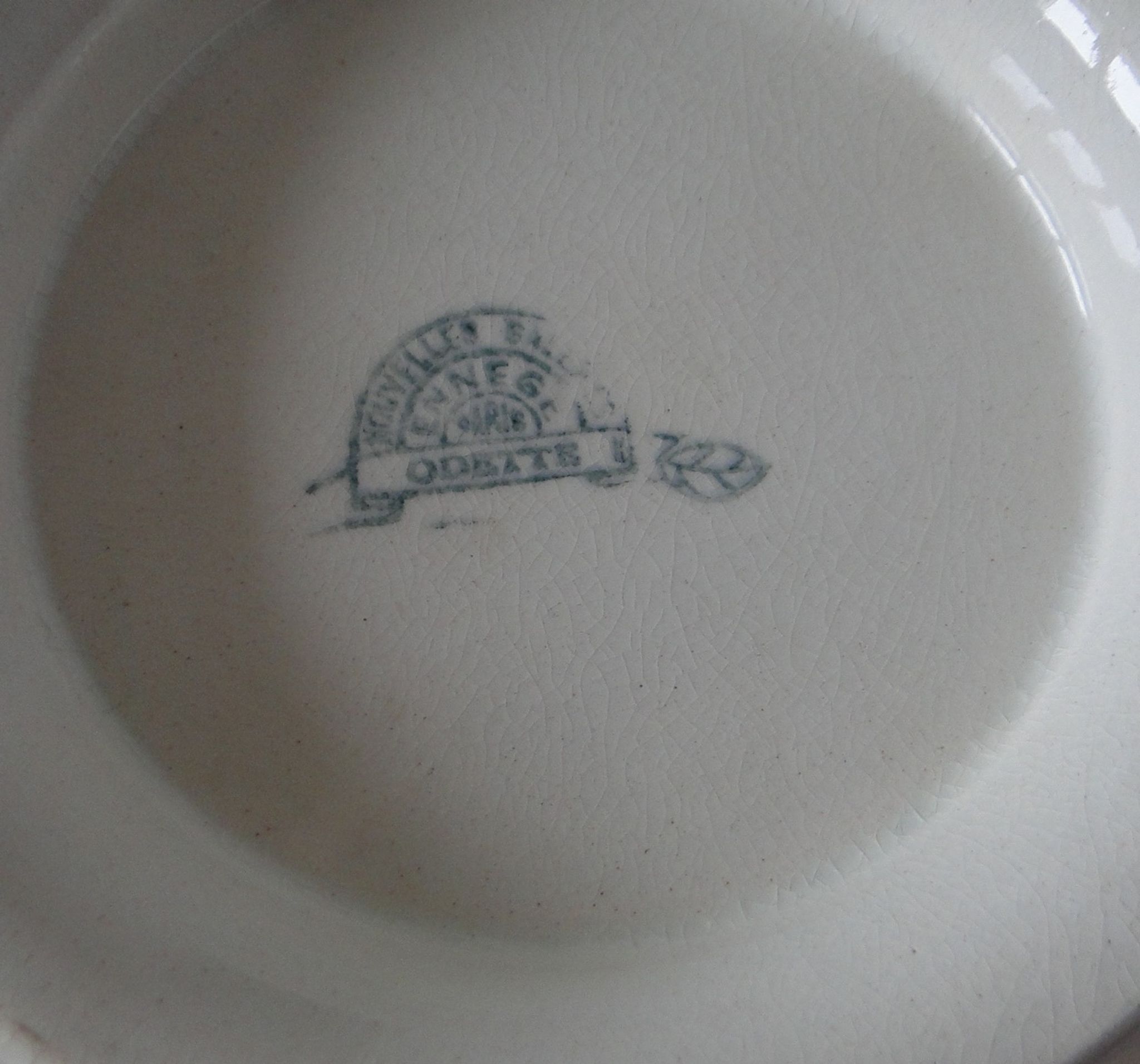 Round flat on foot shower faience art deco ennege 1929