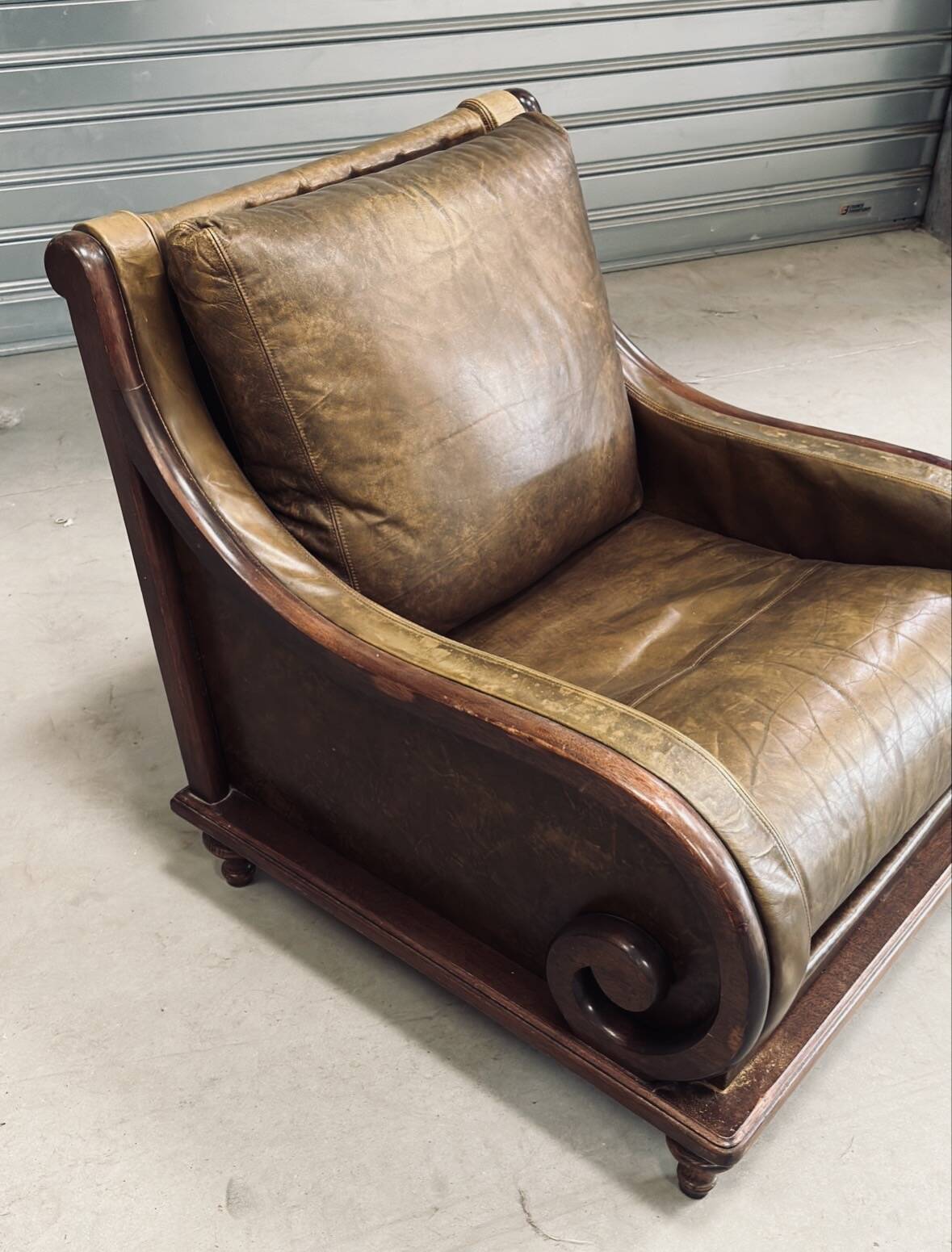 Pair of vintage cognac leather armchairs & solid wood – club/lounge style