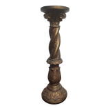 Twisted saddle column in gilded plaster