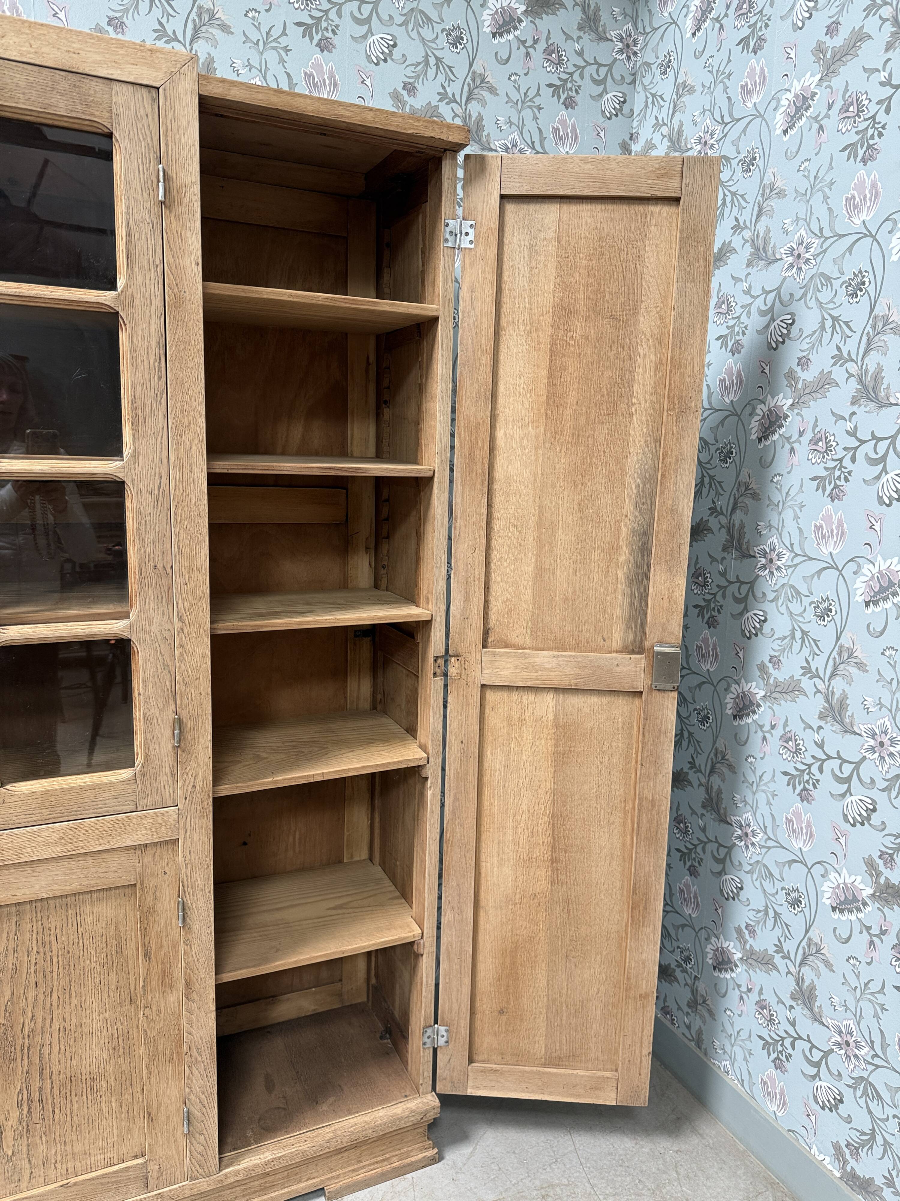 Large Art Deco wardrobe in oak (renovated)