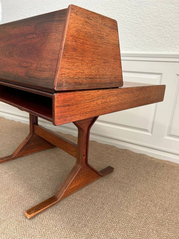 Bureau 530 par Gianfranco Frattini pour Bernini, Italie, années 1950.