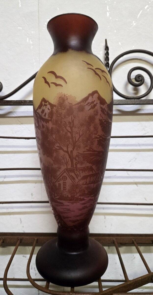 Très grand Vase en pate de verre – décor paysage montagneux – H 50 cm