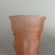 Vase en verre rose Art Déco