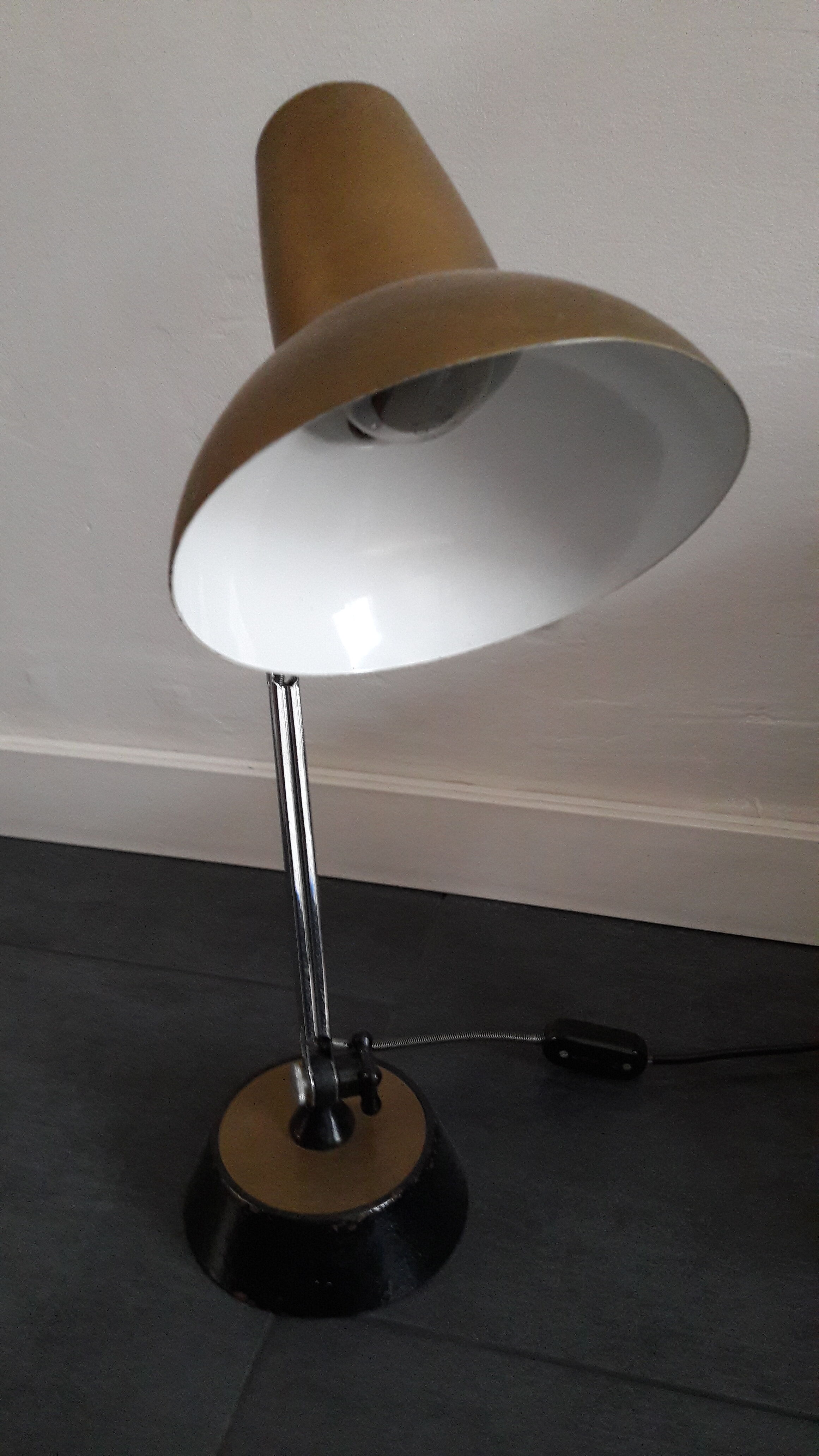 Superchrome 50's workshop lamp