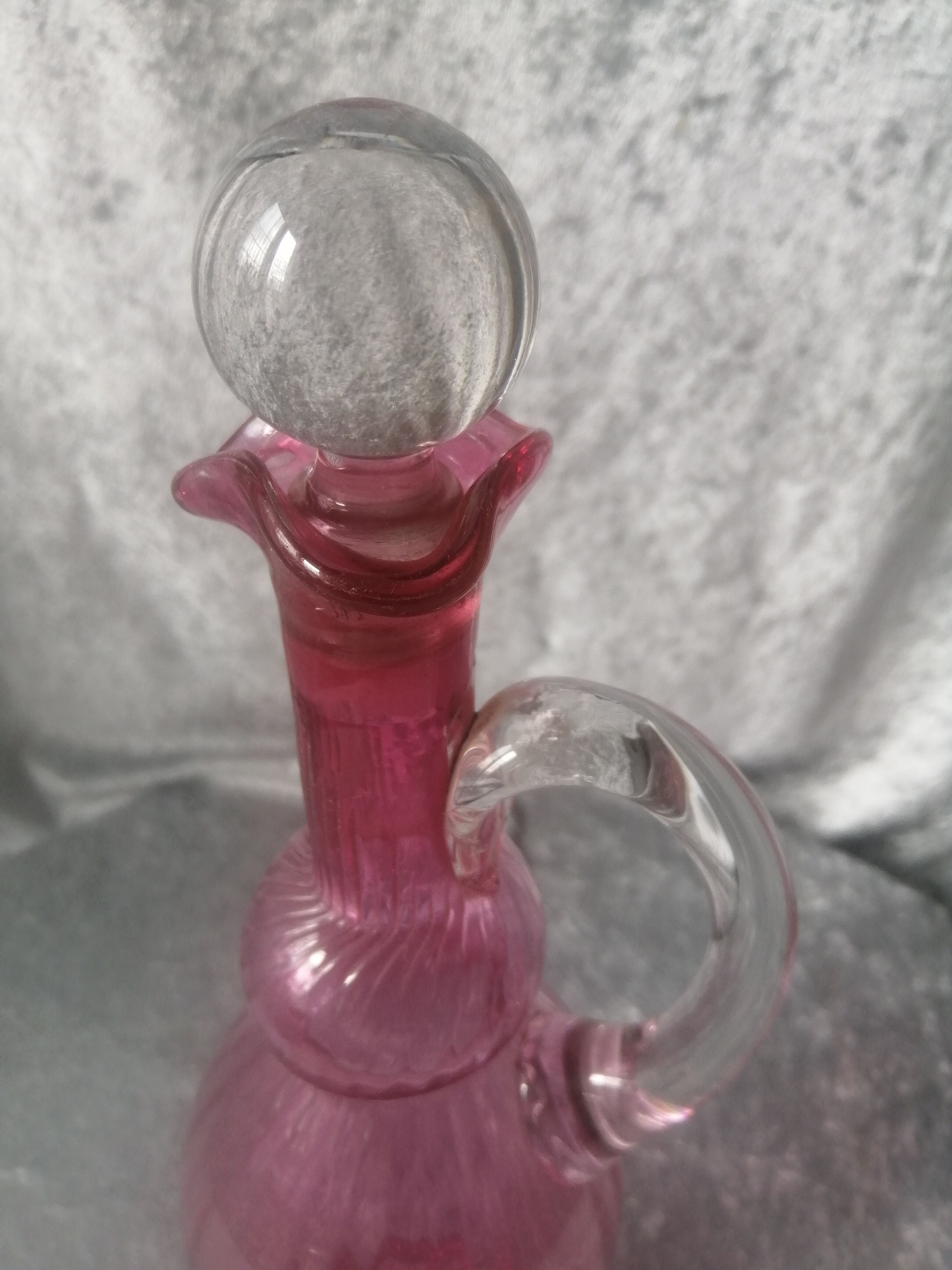 Carafe in blown glass color heart of pigeon