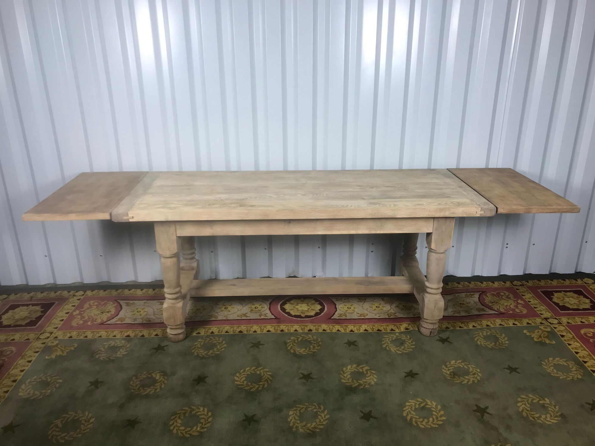 Solid oak farm table with turned feet & 2 elongated aero gum