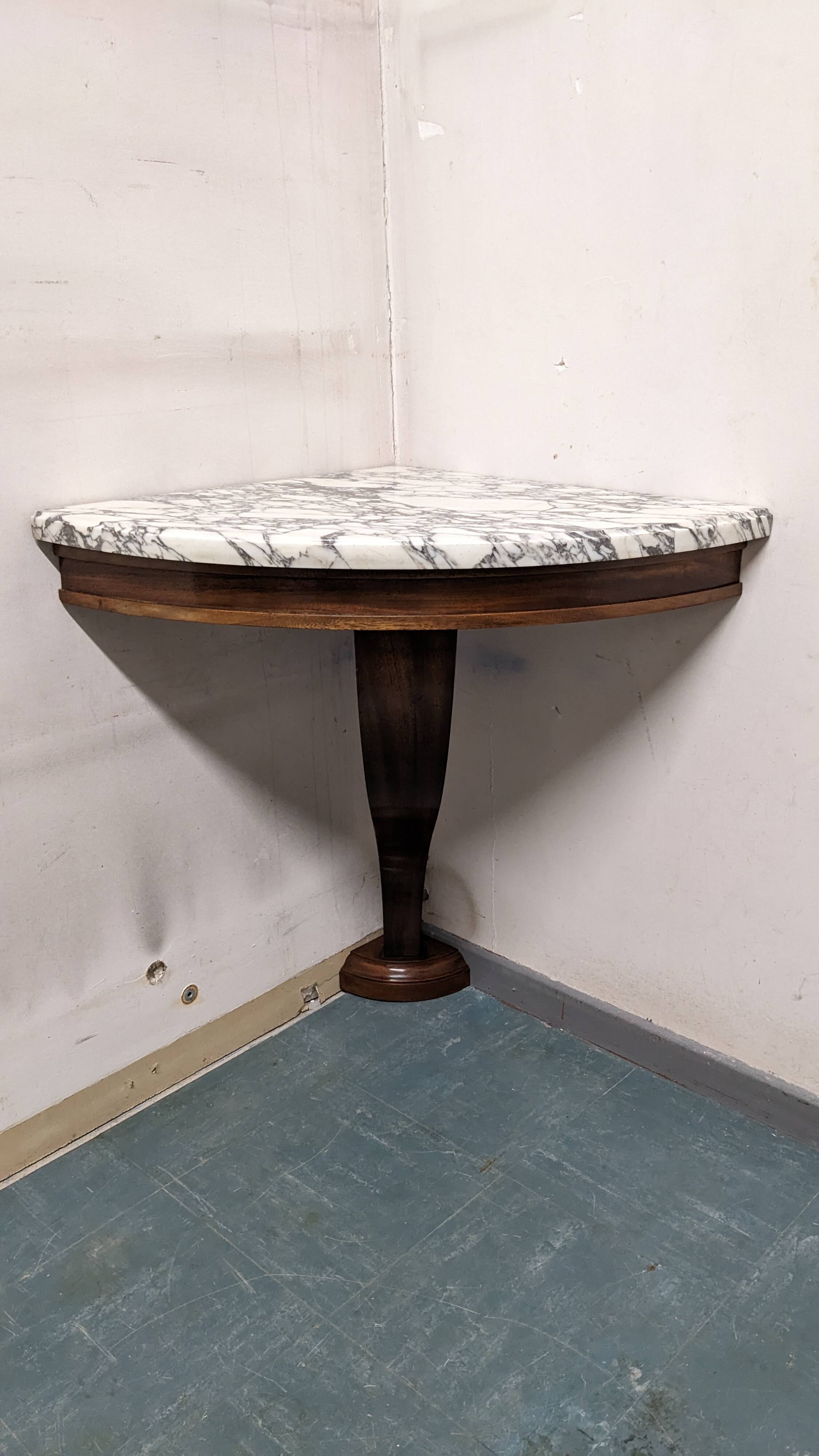 Console d'angle et son double miroir Art déco en noyer, France vers 1920
