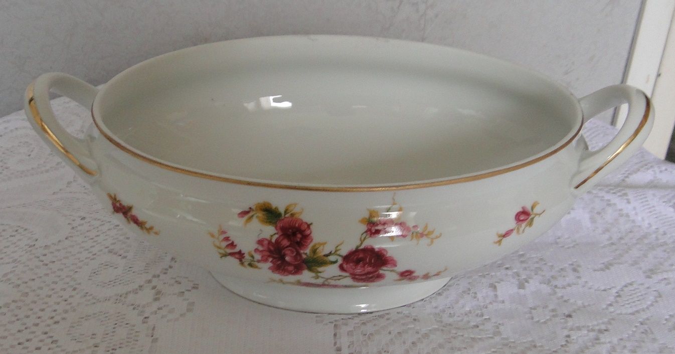 Legumier pörcelaine de limoges f legrand & cie floral décor white background