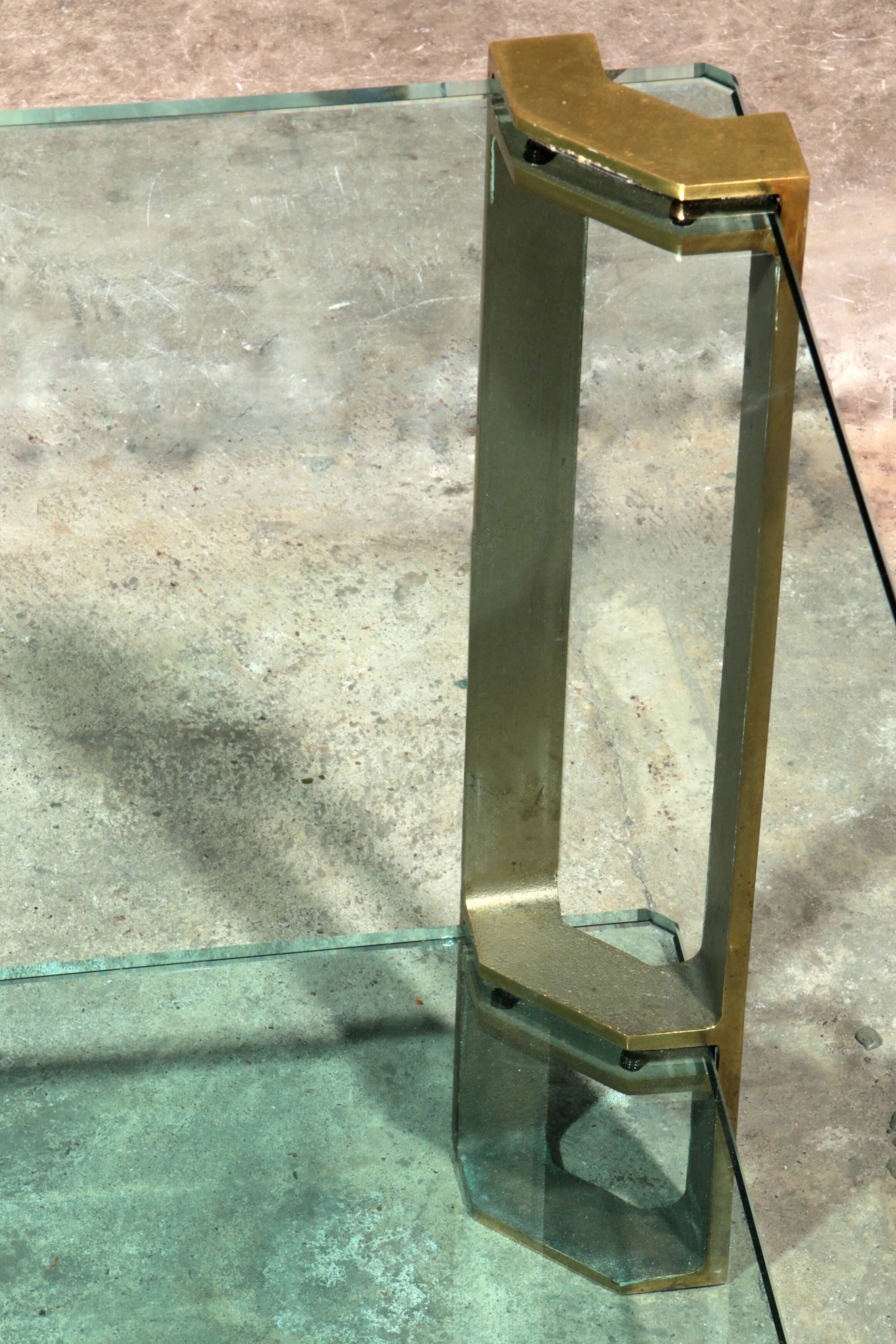 Table basse vintage en verre par Peter Ghyczy, modèle T24