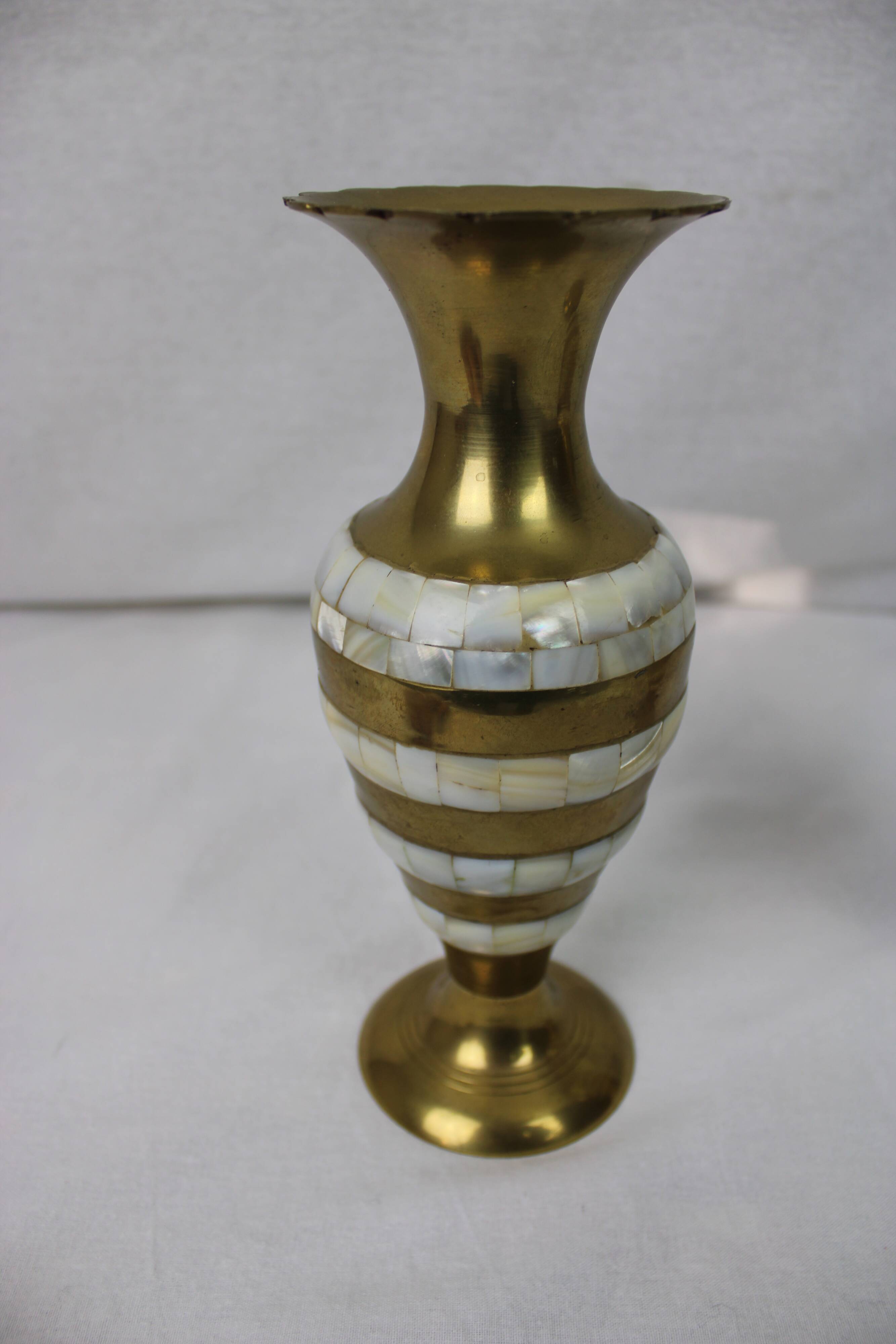 Vase laiton et nacre