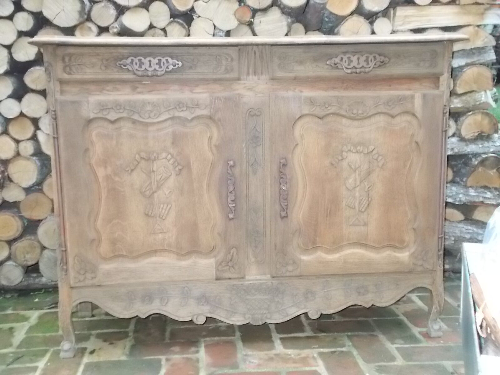 Country-style sideboard