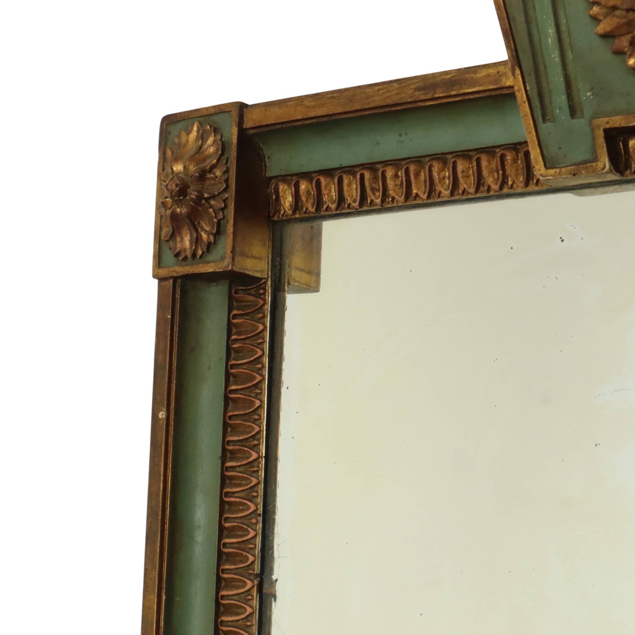 Miroir en bois doré, France, début du XXe siècle