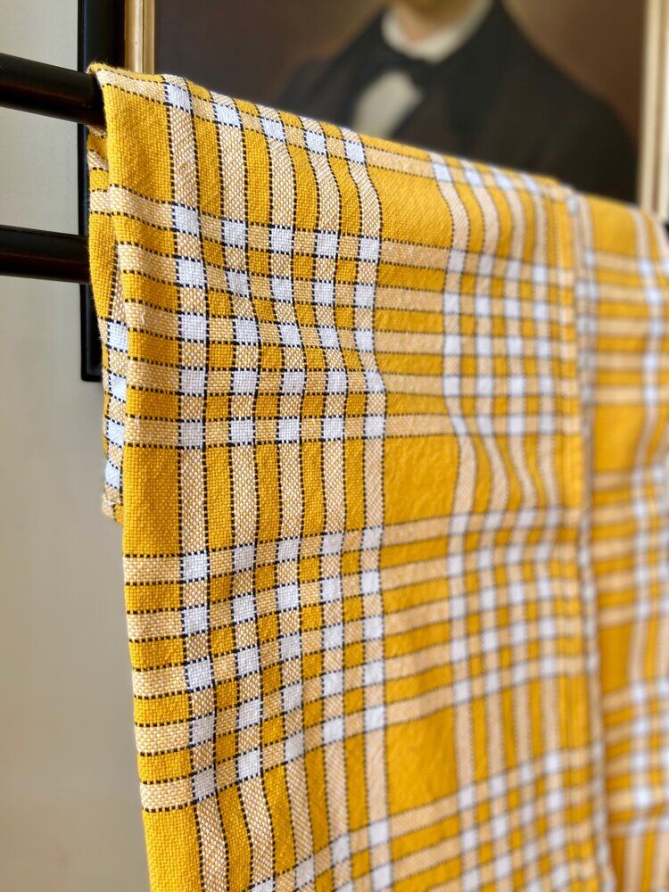 Yellow plaid cotton tablecloth ☐ 140 x 175 cm