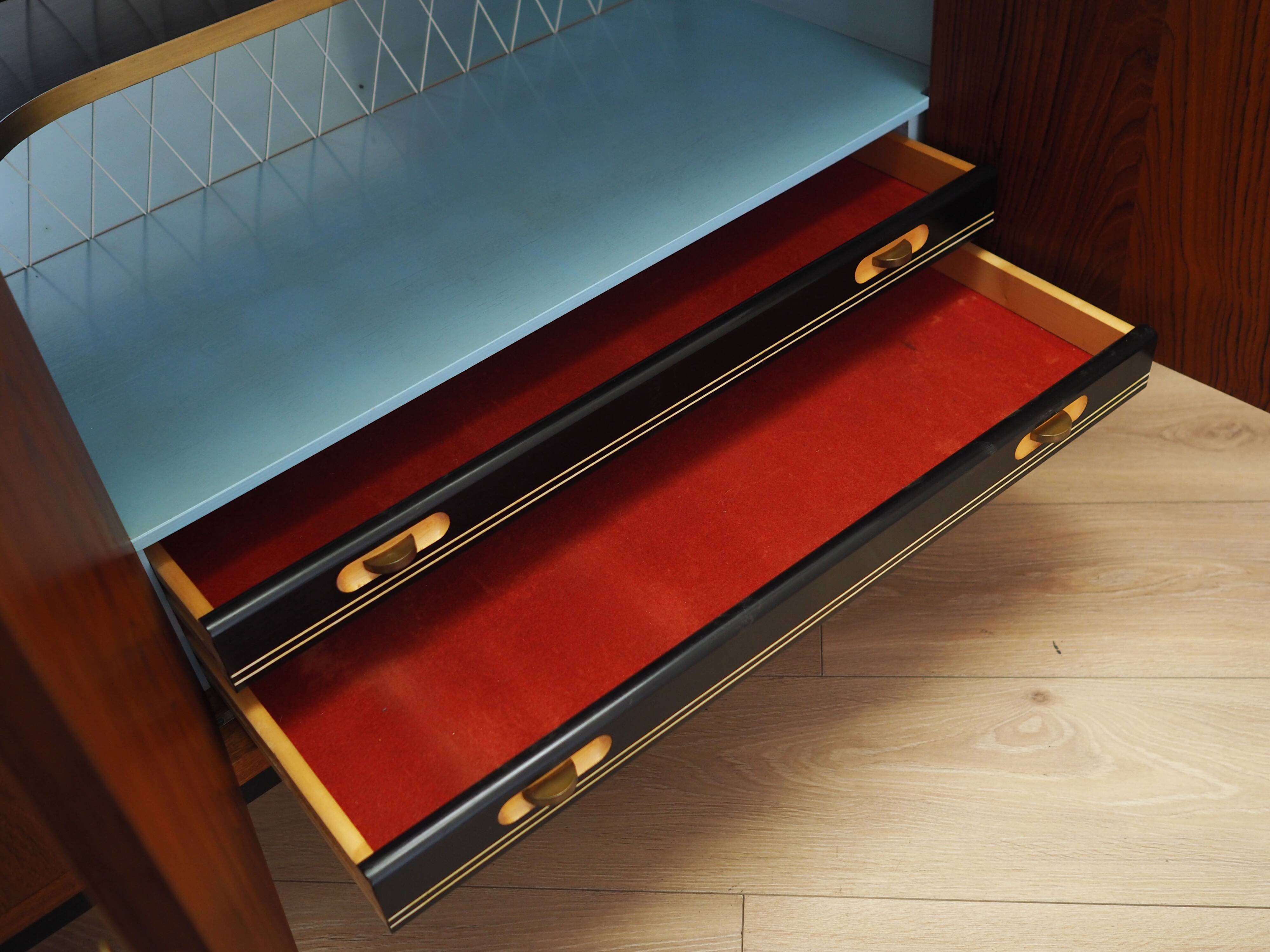 Buffet en teck, design danois, années 1970, production : Danemark