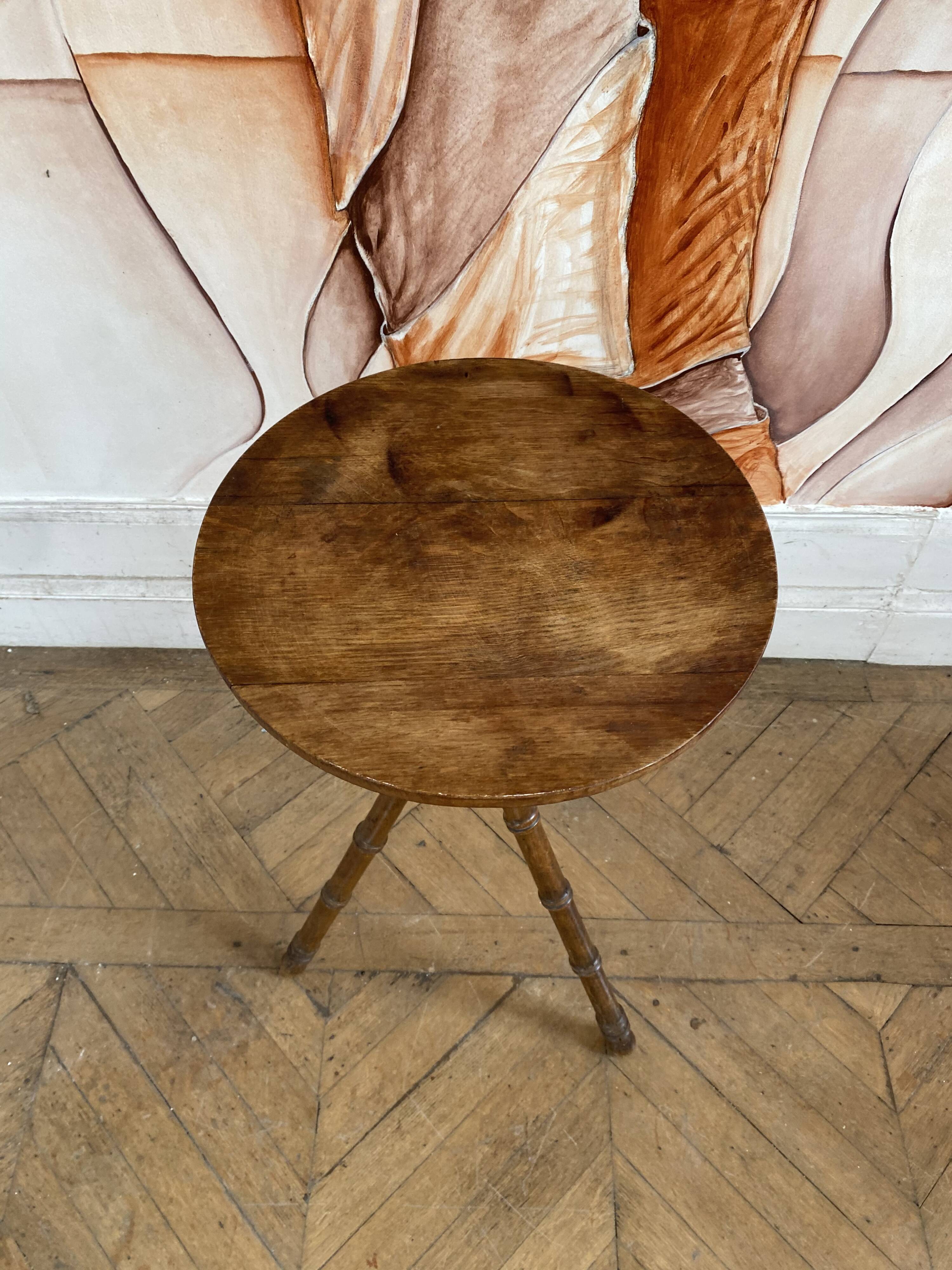 Wooden pedestal or saddle