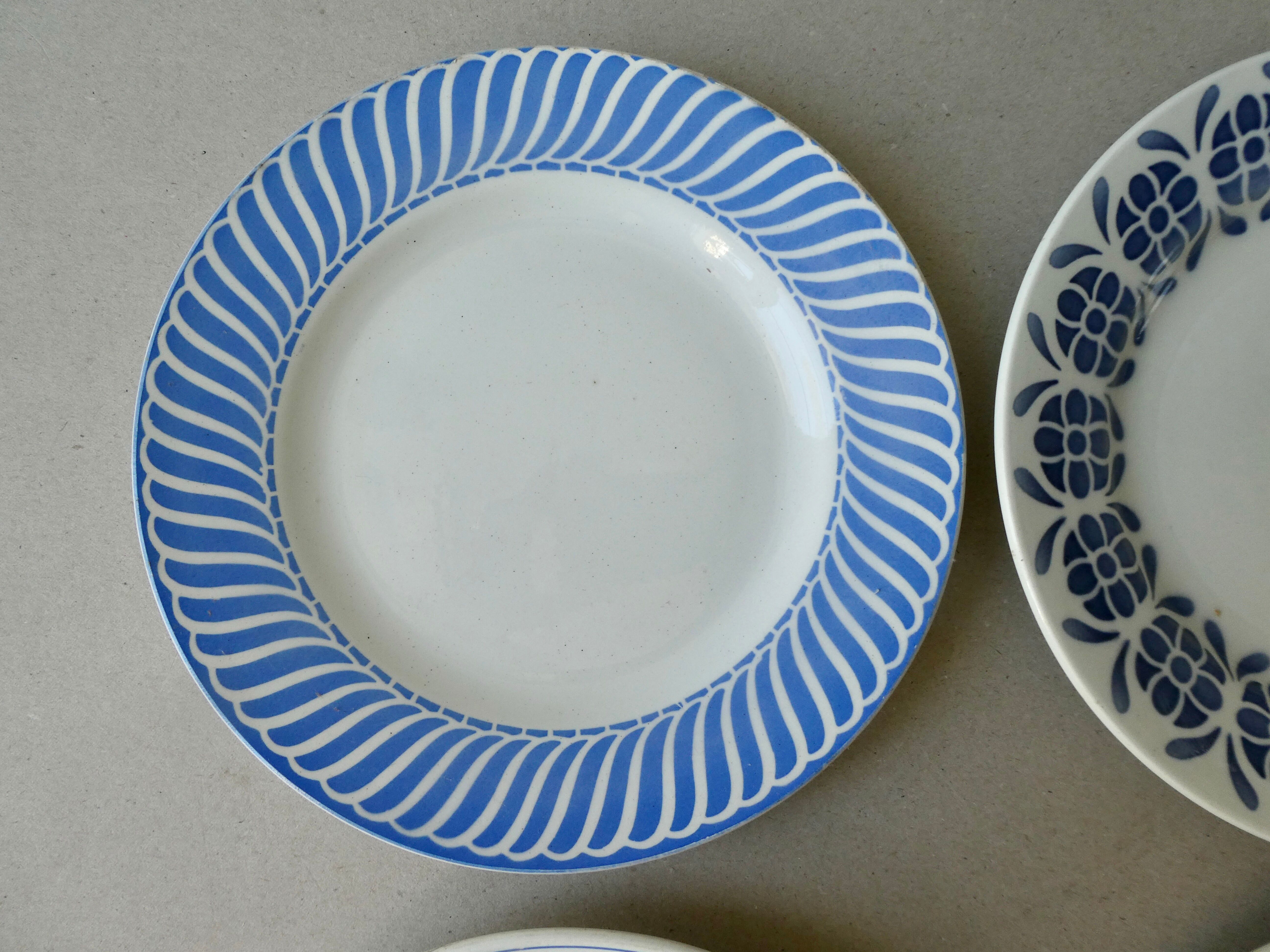 6 flat plates, blue décor, 23 cm