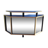 Store checkout counter